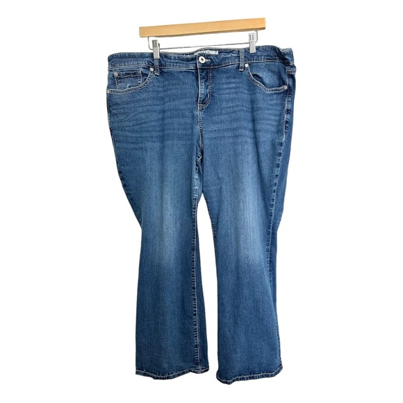 Torrid Slim Boot Cut Denim Jeans Medium Wash 5 Pocket Zip & Button Size 22S - Picture 11 of 12